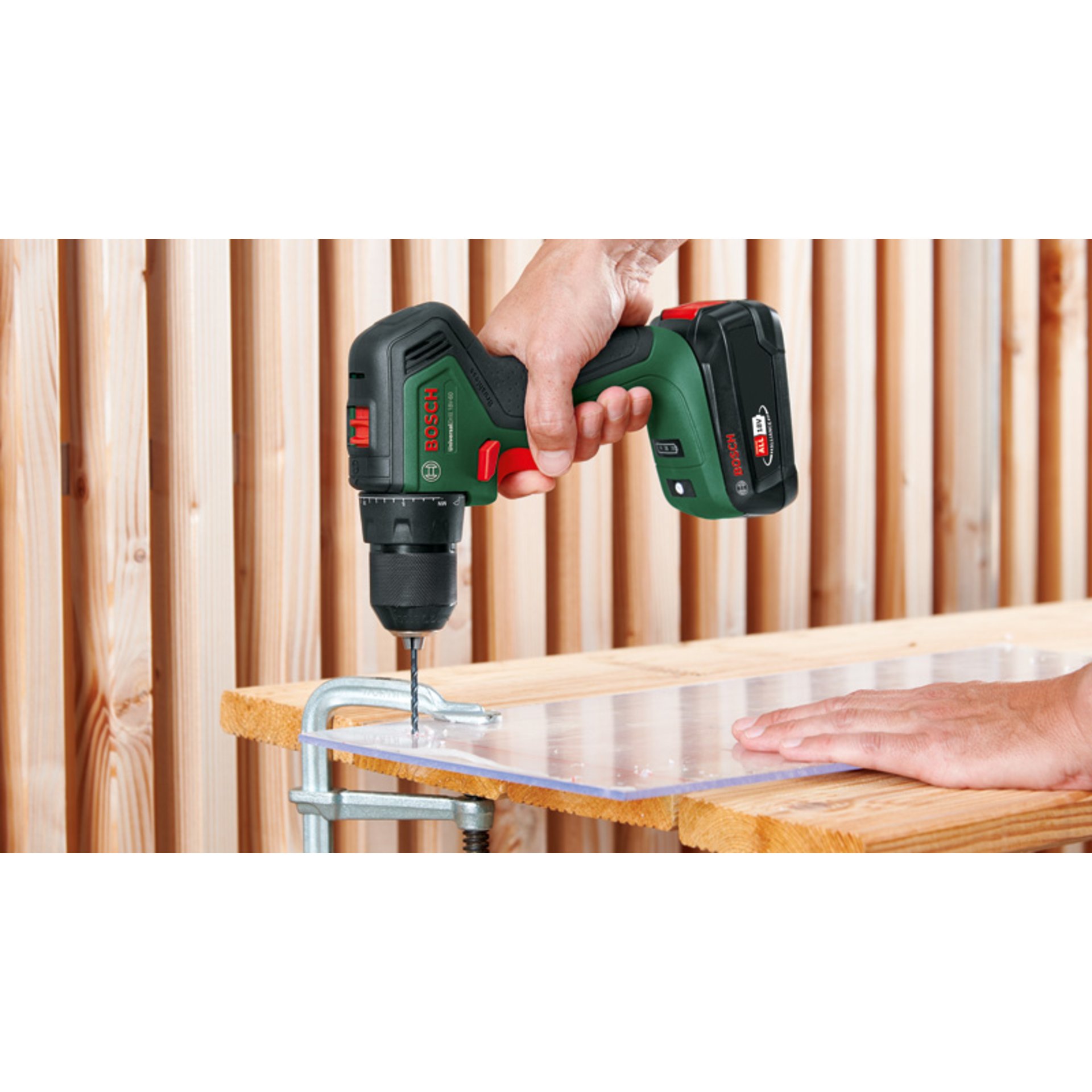 Akku-Bohrschrauber UniversalDrill 18V-60, 2 x Akku PBA 18V 2.0Ah, Tragekoffer