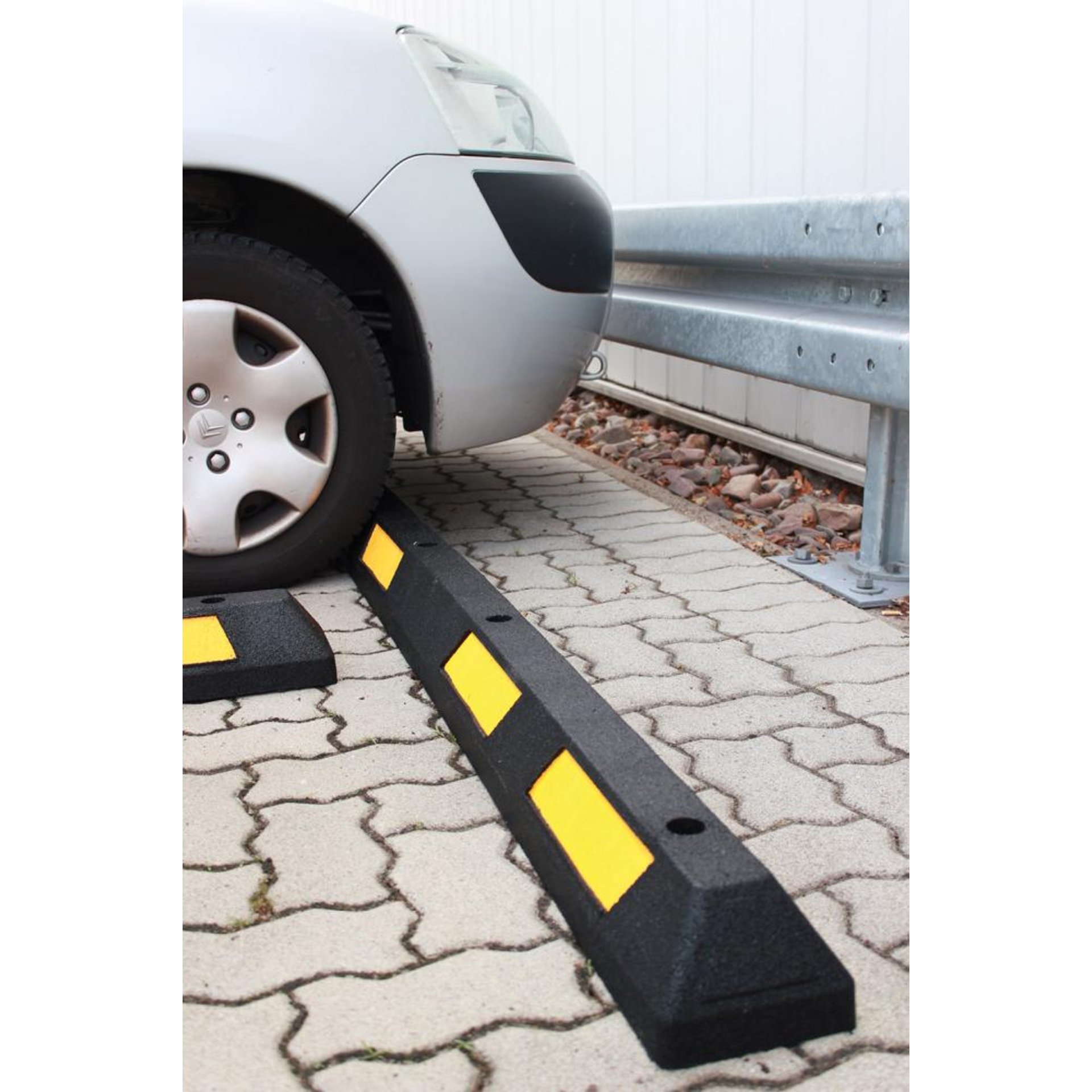 Parkplatzabgrenzung B870xT152xH102 mm
