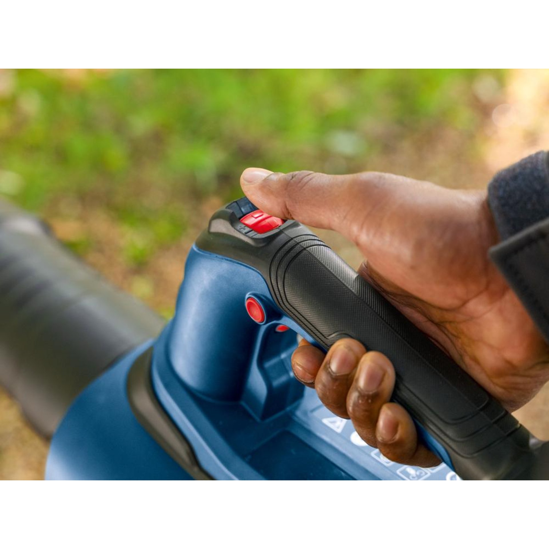 Akku-Gebläse, solo GBL 18V-800 Bosch ohne Akku ohne Ladegerät Karton