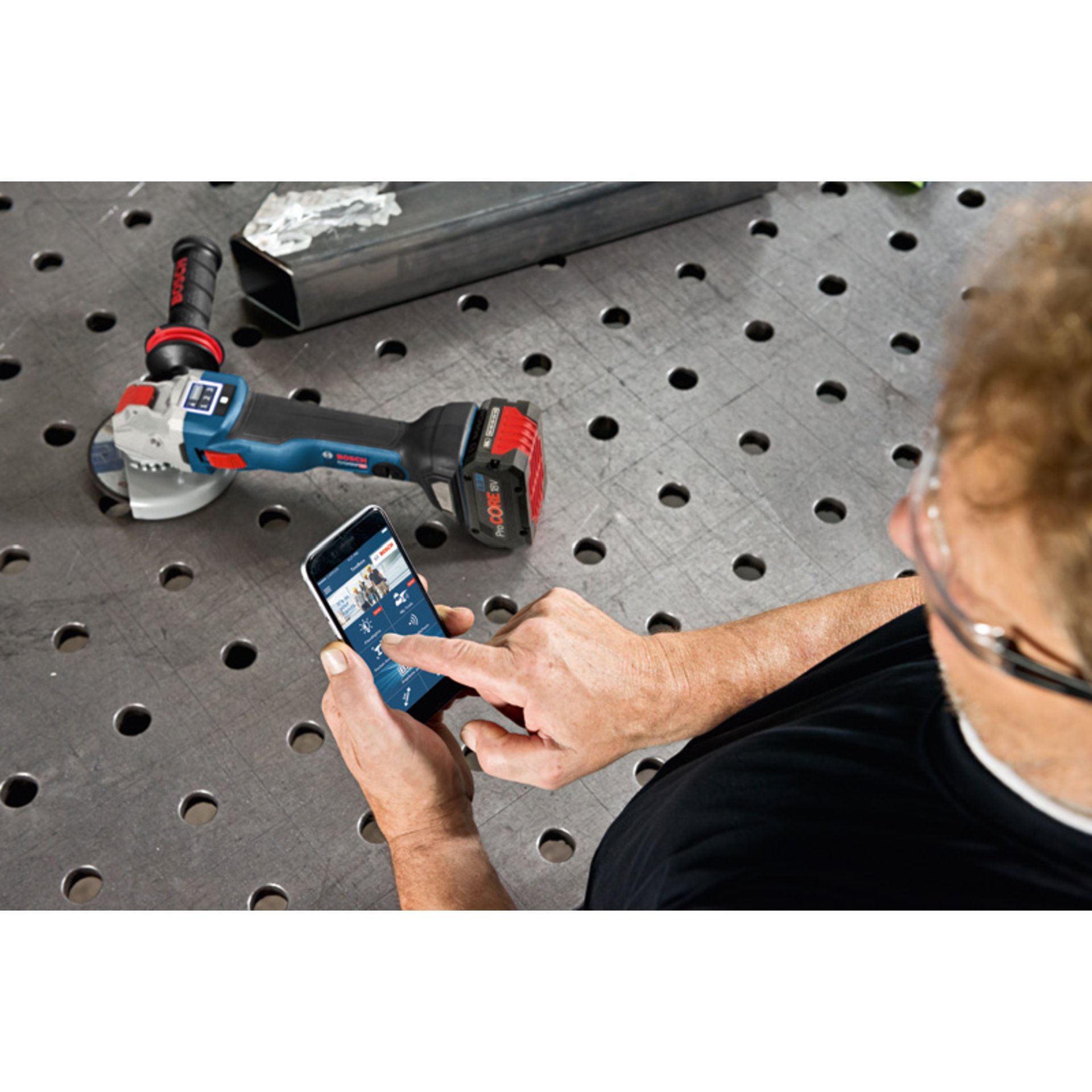 Akku-Winkelschleifer mit X-LOCK GWX 18V-10 SC in L-BOXX