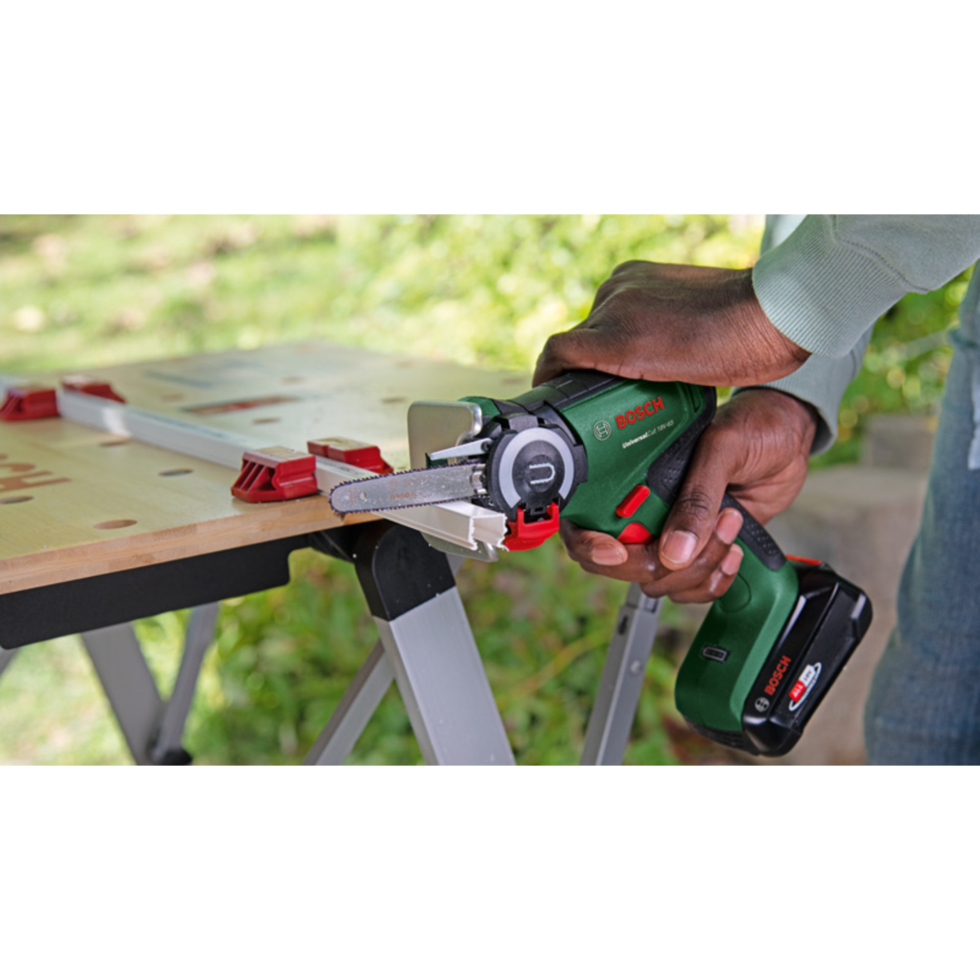 Akku-Säge mit NanoBlade-Technologie UniversalCut 18V-65, Ladegerät AL 18V-20