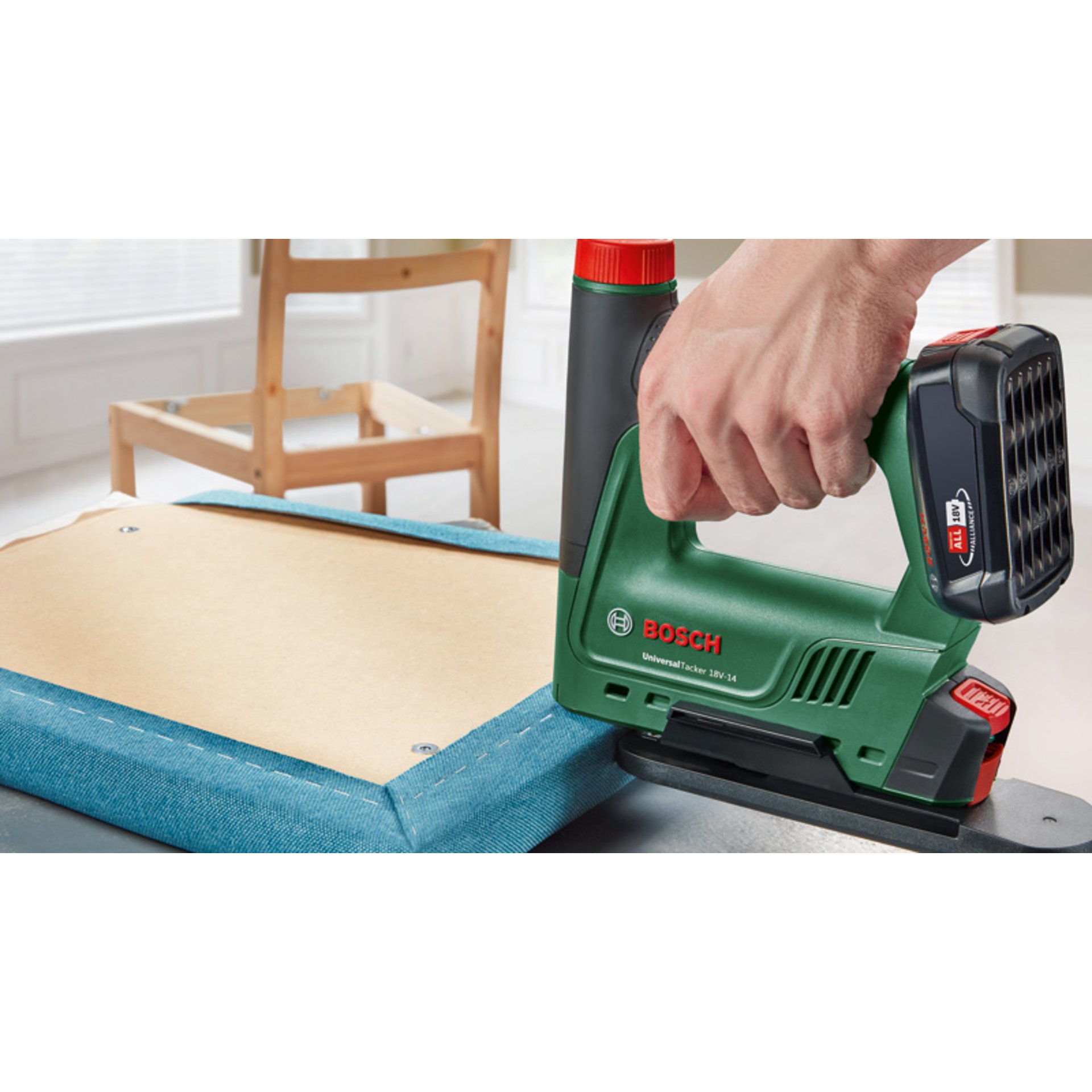 Akku-Tacker UniversalTacker 18V-14 mit 1000 Klammern und Papierabstandshalter