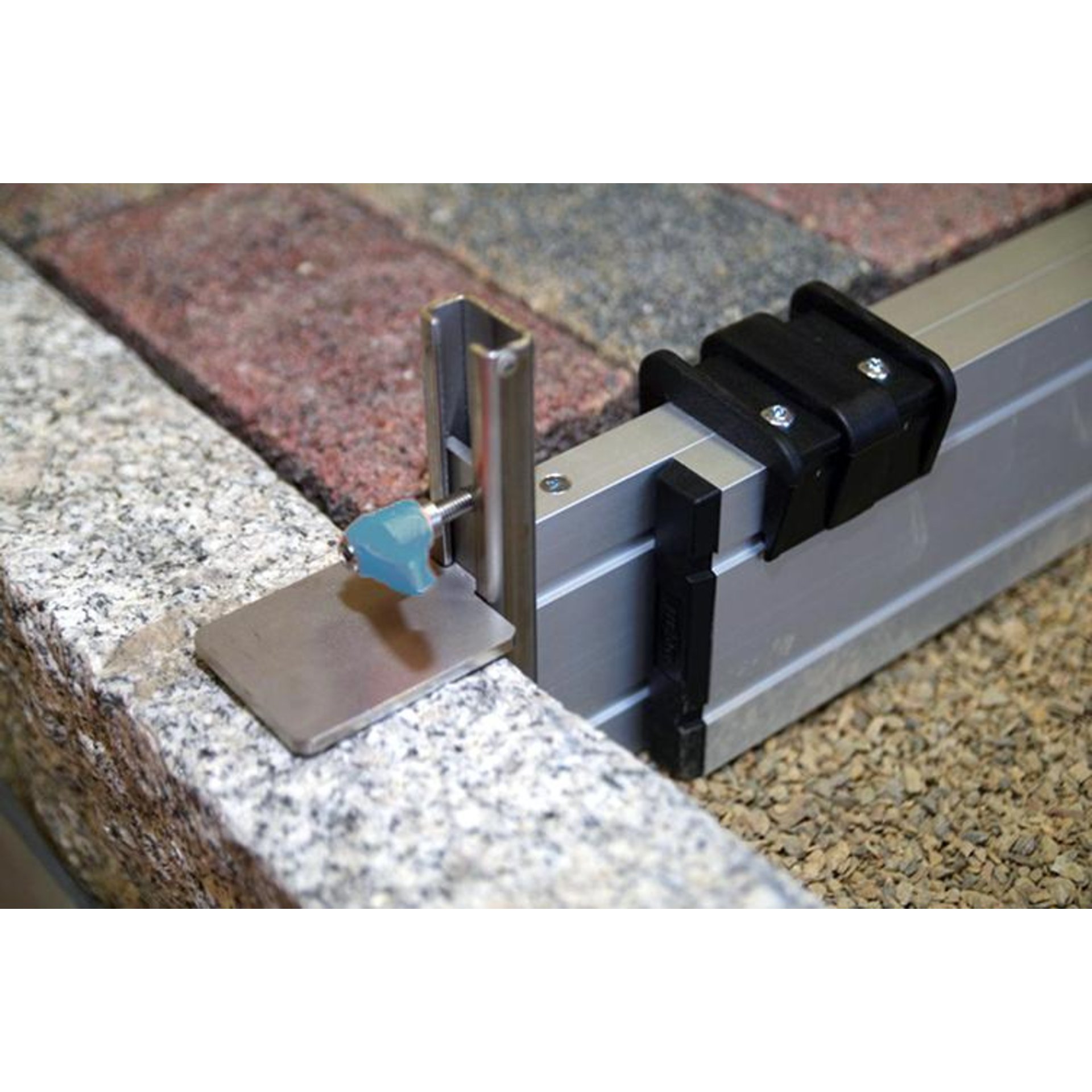 Abziehschiene 0,60-1,00 mverstellbar, Höhe 0-11 cm