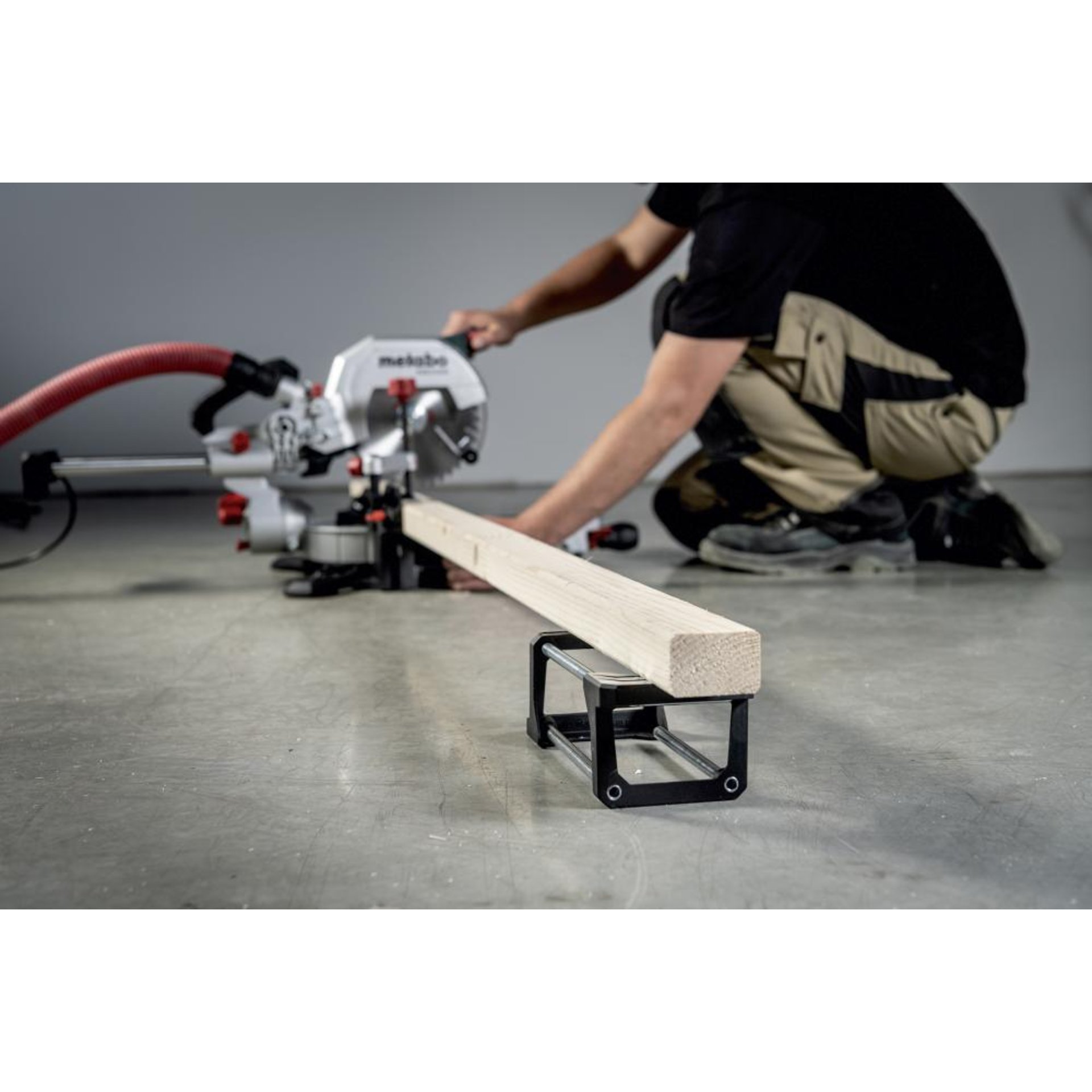 Kapp- und Gehrungssäge KGS 216 M Metabo