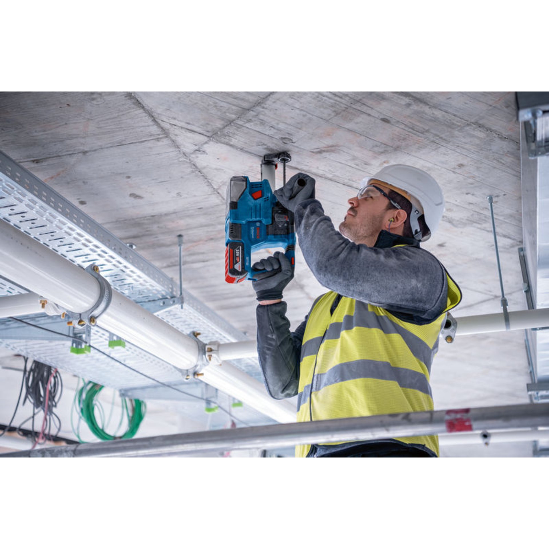 2 x 18V-Set: GSR + GBH + 2 x Bit-Set + 2 x GBA 18V 4.0 Ah + GAL 18V-40