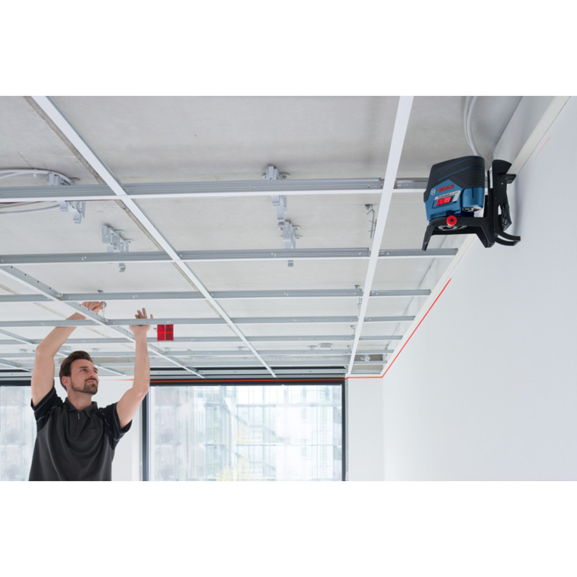 Kombilaser GCL 2-50 C, 4 x 1,5 V-LR6-Batterie + Baustativ BT 150 Professional