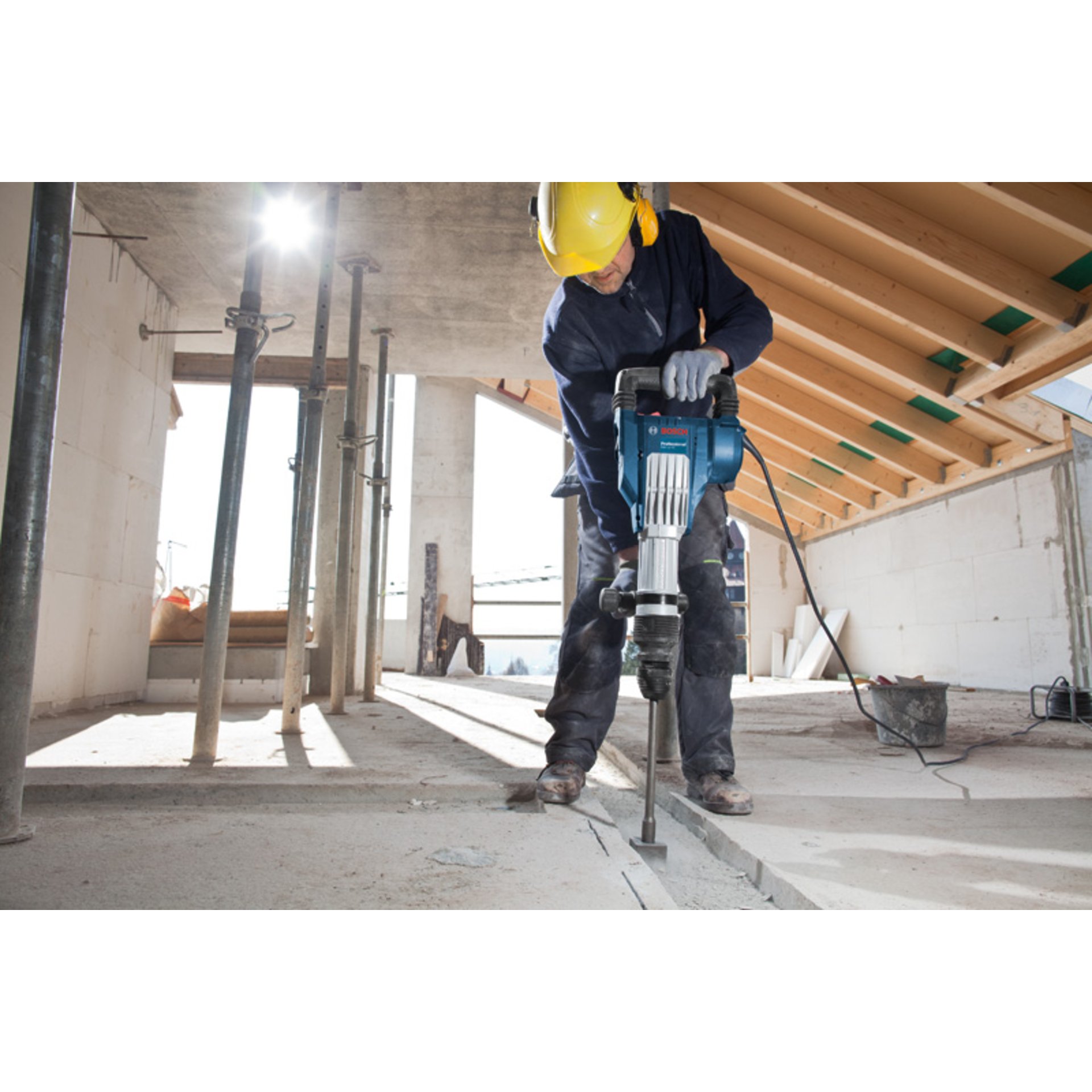 Schlaghammer mit SDS max GSH 11 VC im Handwerkerkoffer