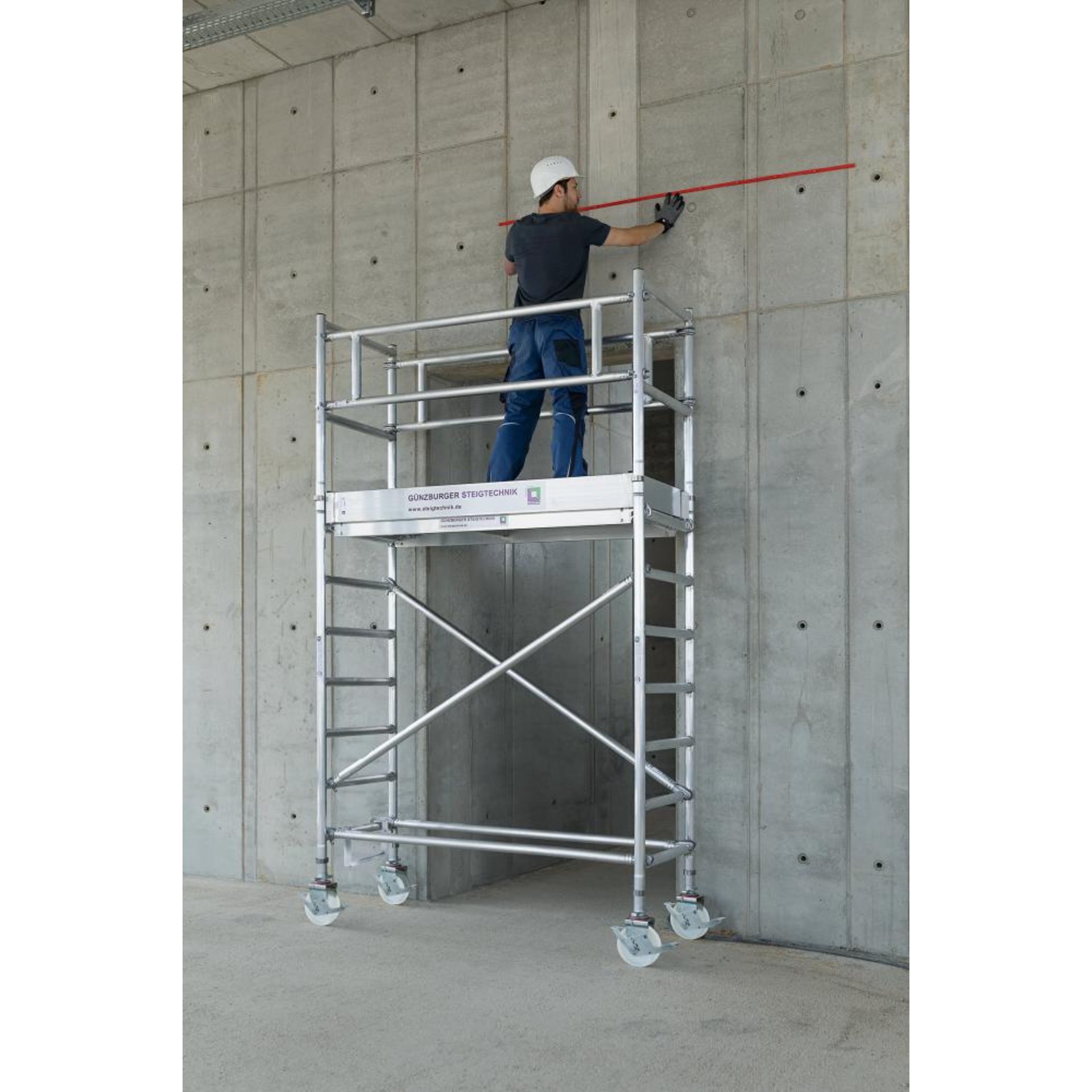 Rollgerüst m. Fahrbalken Plattform B2450xT750 mm Plattformhöhe 6,45 m Arbeitshöhe bis 8,45 m