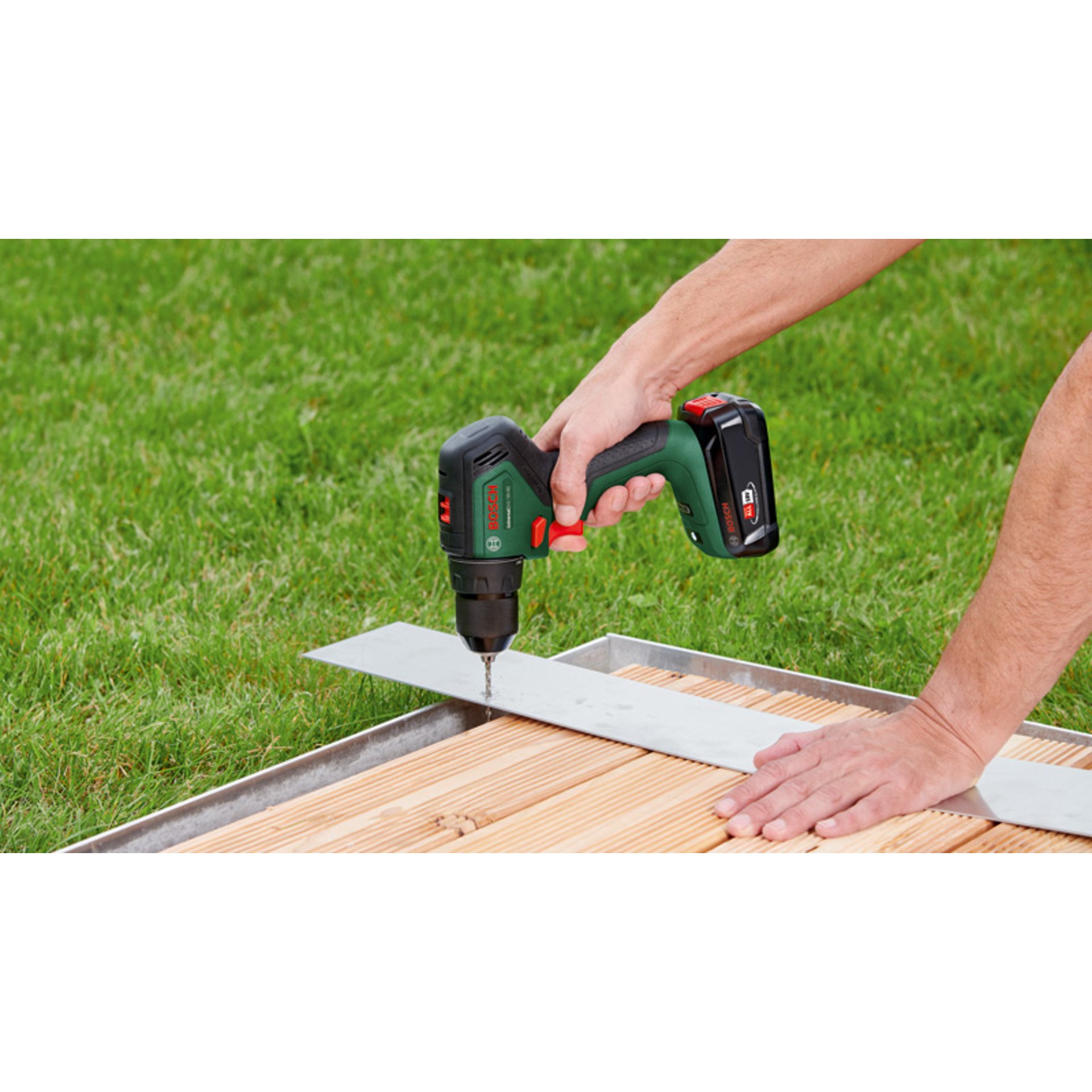 Akku-Bohrschrauber UniversalDrill 18V-60, 2 x Akku PBA 18V 2.0Ah, Tragekoffer
