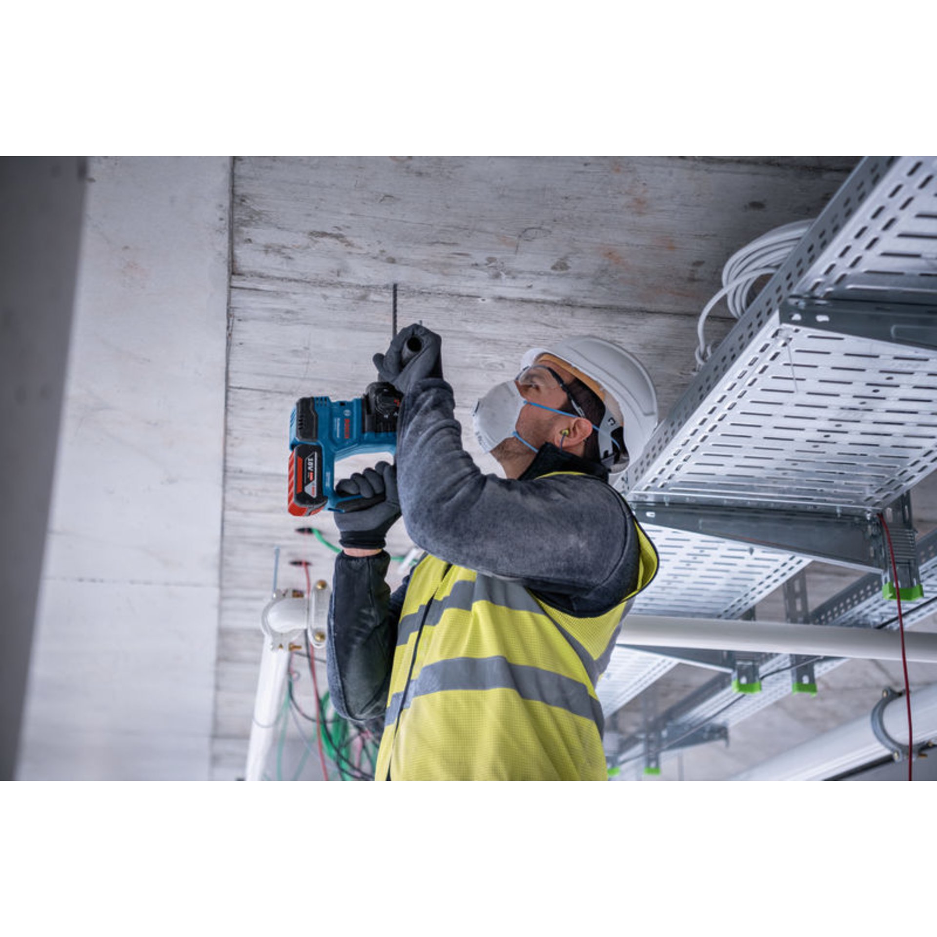 2 x 18V-Set: GSR + GBH + 2 x Bit-Set + 2 x GBA 18V 4.0 Ah + GAL 18V-40